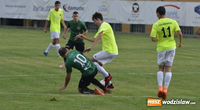 Zdjęcie w galerii na portalu naszwodzislaw.com: Hanzel ze Stanikiem nie dali szans Czyżowicom wiadomości z regionu