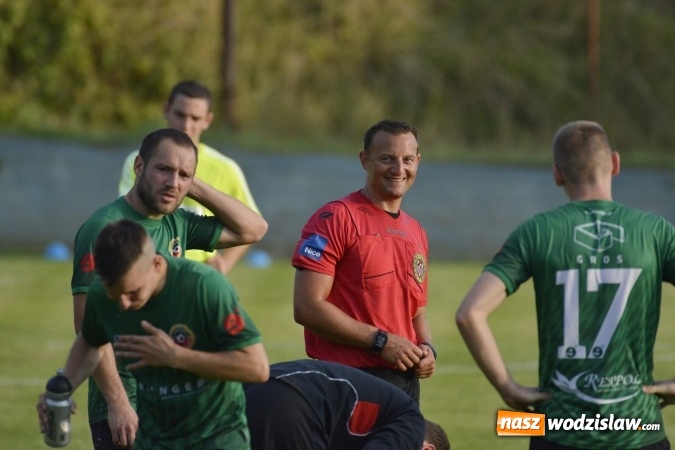 Zdjęcie w galerii na portalu naszwodzislaw.com: Hanzel ze Stanikiem nie dali szans Czyżowicom wiadomości z regionu