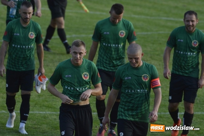 Zdjęcie w galerii na portalu naszwodzislaw.com: Hanzel ze Stanikiem nie dali szans Czyżowicom wiadomości z regionu