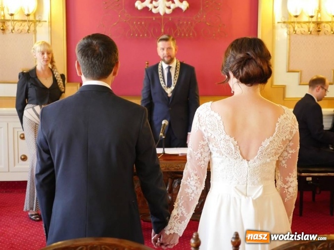 Zdjęcie w galerii na portalu naszwodzislaw.com: Z życzeniami na nową drogę życia od prezydenta  wiadomości z regionu