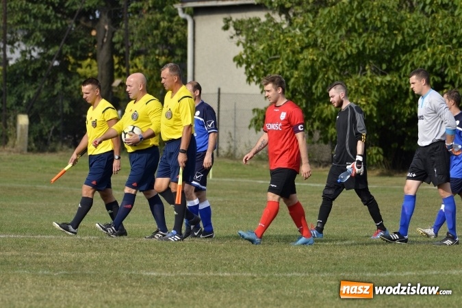 Zdjęcie w galerii na portalu naszwodzislaw.com: Beniaminek z Kokoszyc przegrał na inaugurację wiadomości z regionu