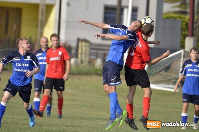 Zdjęcie w galerii na portalu naszwodzislaw.com: Beniaminek z Kokoszyc przegrał na inaugurację wiadomości z regionu