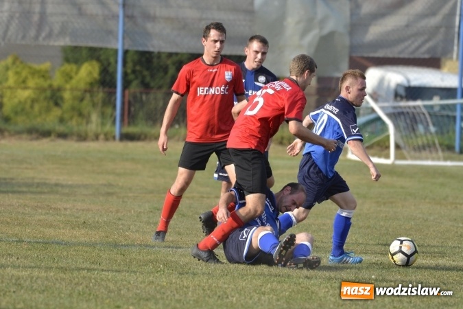 Zdjęcie w galerii na portalu naszwodzislaw.com: Beniaminek z Kokoszyc przegrał na inaugurację wiadomości z regionu