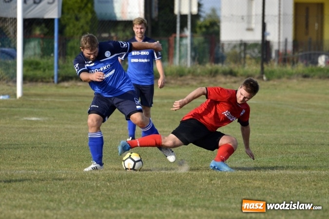 Zdjęcie w galerii na portalu naszwodzislaw.com: Beniaminek z Kokoszyc przegrał na inaugurację wiadomości z regionu