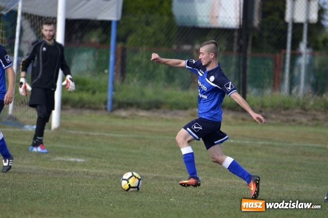 Zdjęcie w galerii na portalu naszwodzislaw.com: Beniaminek z Kokoszyc przegrał na inaugurację wiadomości z regionu