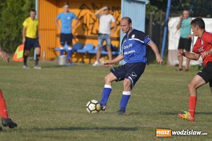 Zdjęcie w galerii na portalu naszwodzislaw.com: Beniaminek z Kokoszyc przegrał na inaugurację wiadomości z regionu