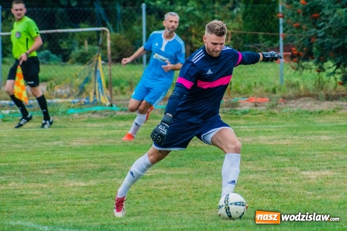 Zdjęcie w galerii na portalu naszwodzislaw.com: Strzelecki wróć! Czarni Gorzyce na kolanach w Krzyżanowicach wiadomości z regionu