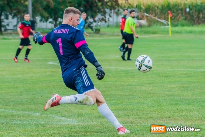 Zdjęcie w galerii na portalu naszwodzislaw.com: Strzelecki wróć! Czarni Gorzyce na kolanach w Krzyżanowicach wiadomości z regionu