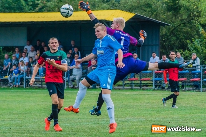 Zdjęcie w galerii na portalu naszwodzislaw.com: Strzelecki wróć! Czarni Gorzyce na kolanach w Krzyżanowicach wiadomości z regionu