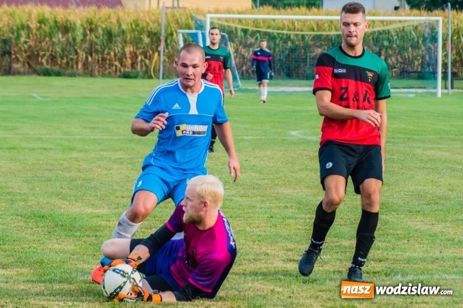 Zdjęcie w galerii na portalu naszwodzislaw.com: Strzelecki wróć! Czarni Gorzyce na kolanach w Krzyżanowicach wiadomości z regionu