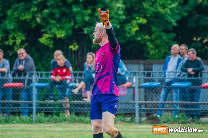 Zdjęcie w galerii na portalu naszwodzislaw.com: Strzelecki wróć! Czarni Gorzyce na kolanach w Krzyżanowicach wiadomości z regionu