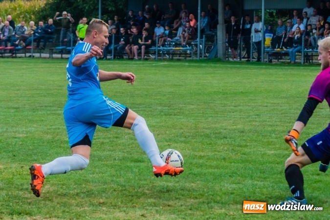 Zdjęcie w galerii na portalu naszwodzislaw.com: Strzelecki wróć! Czarni Gorzyce na kolanach w Krzyżanowicach wiadomości z regionu