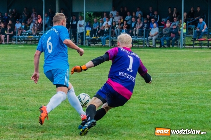 Zdjęcie w galerii na portalu naszwodzislaw.com: Strzelecki wróć! Czarni Gorzyce na kolanach w Krzyżanowicach wiadomości z regionu