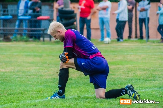 Zdjęcie w galerii na portalu naszwodzislaw.com: Strzelecki wróć! Czarni Gorzyce na kolanach w Krzyżanowicach wiadomości z regionu