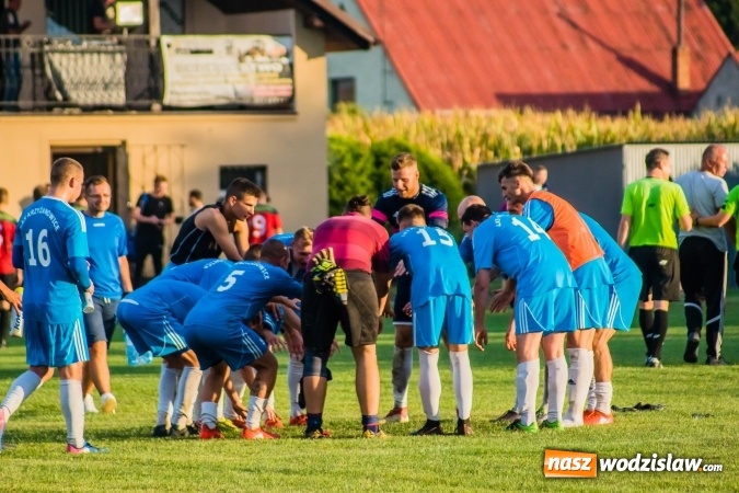 Zdjęcie w galerii na portalu naszwodzislaw.com: Strzelecki wróć! Czarni Gorzyce na kolanach w Krzyżanowicach wiadomości z regionu