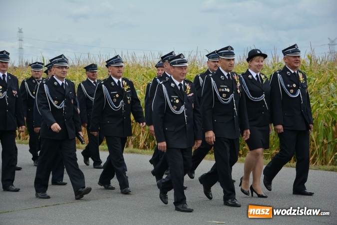 Zdjęcie w galerii na portalu naszwodzislaw.com: Gminne Dożynki w Gorzycach. Górnicy nieśli koronę wiadomości z regionu