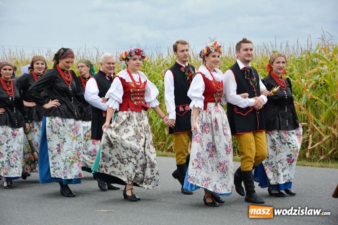 Zdjęcie w galerii na portalu naszwodzislaw.com: Gminne Dożynki w Gorzycach. Górnicy nieśli koronę wiadomości z regionu