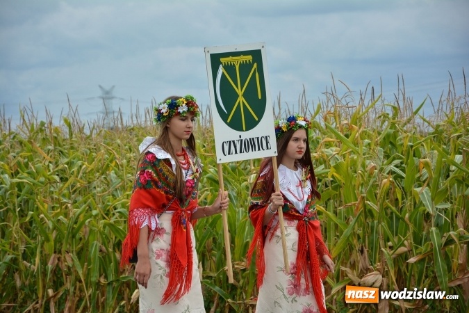 Zdjęcie w galerii na portalu naszwodzislaw.com: Gminne Dożynki w Gorzycach. Górnicy nieśli koronę wiadomości z regionu