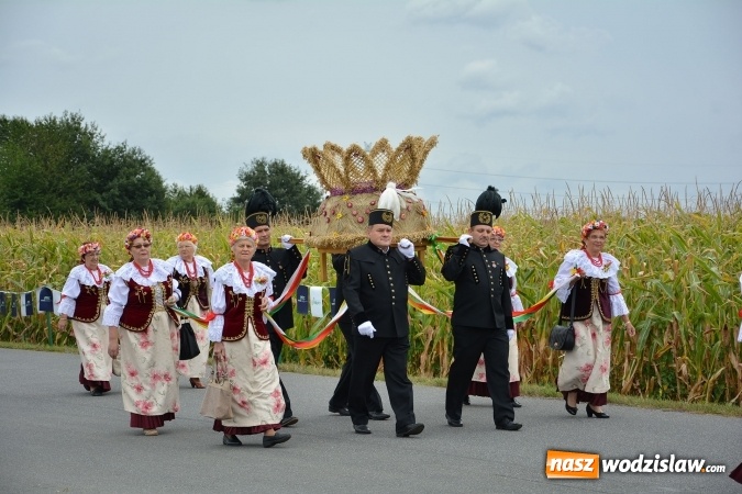 Zdjęcie w galerii na portalu naszwodzislaw.com: Gminne Dożynki w Gorzycach. Górnicy nieśli koronę wiadomości z regionu