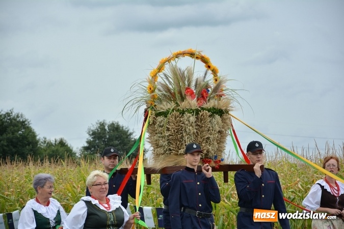 Zdjęcie w galerii na portalu naszwodzislaw.com: Gminne Dożynki w Gorzycach. Górnicy nieśli koronę wiadomości z regionu