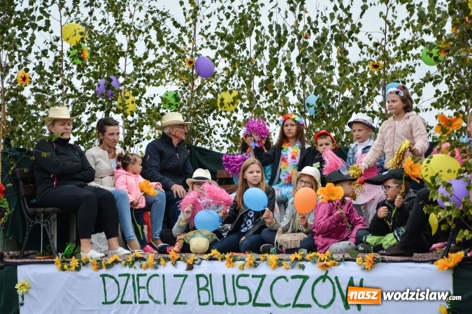 Zdjęcie w galerii na portalu naszwodzislaw.com: Gminne Dożynki w Gorzycach. Górnicy nieśli koronę wiadomości z regionu