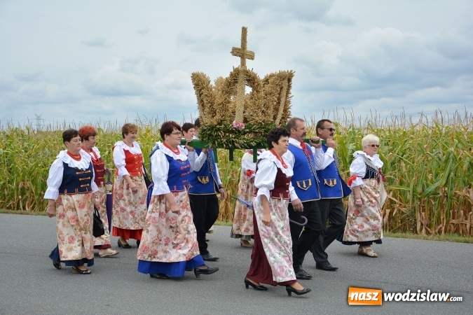 Zdjęcie w galerii na portalu naszwodzislaw.com: Gminne Dożynki w Gorzycach. Górnicy nieśli koronę wiadomości z regionu