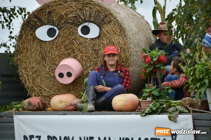 Zdjęcie w galerii na portalu naszwodzislaw.com: Gminne Dożynki w Gorzycach. Górnicy nieśli koronę wiadomości z regionu