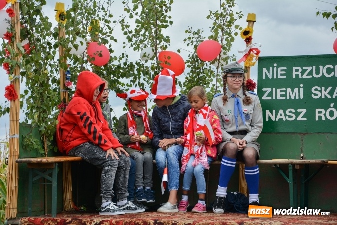 Zdjęcie w galerii na portalu naszwodzislaw.com: Gminne Dożynki w Gorzycach. Górnicy nieśli koronę wiadomości z regionu