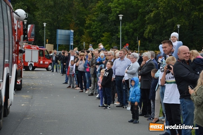 Zdjęcie w galerii na portalu naszwodzislaw.com: Gminne Dożynki w Gorzycach. Górnicy nieśli koronę wiadomości z regionu