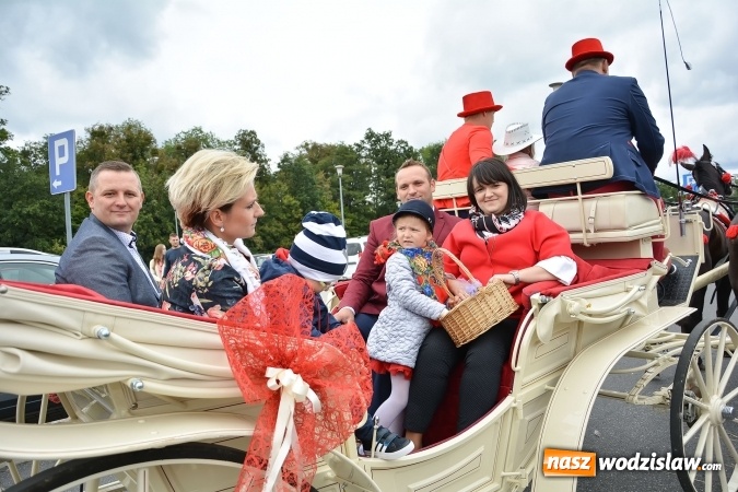 Zdjęcie w galerii na portalu naszwodzislaw.com: Gminne Dożynki w Gorzycach. Górnicy nieśli koronę wiadomości z regionu
