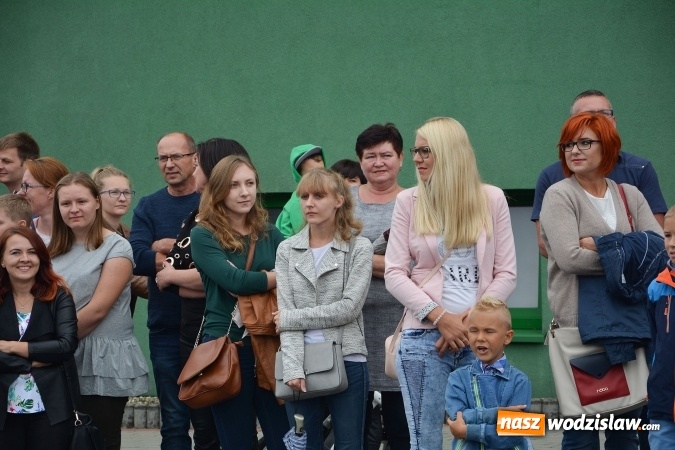 Zdjęcie w galerii na portalu naszwodzislaw.com: Gminne Dożynki w Gorzycach. Górnicy nieśli koronę wiadomości z regionu