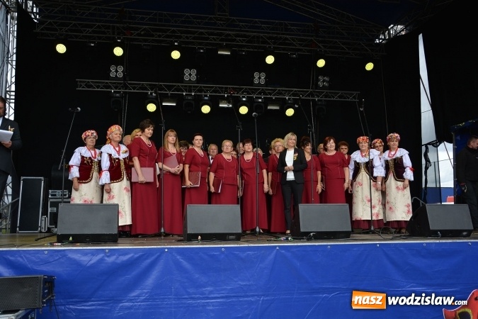 Zdjęcie w galerii na portalu naszwodzislaw.com: Gminne Dożynki w Gorzycach. Górnicy nieśli koronę wiadomości z regionu