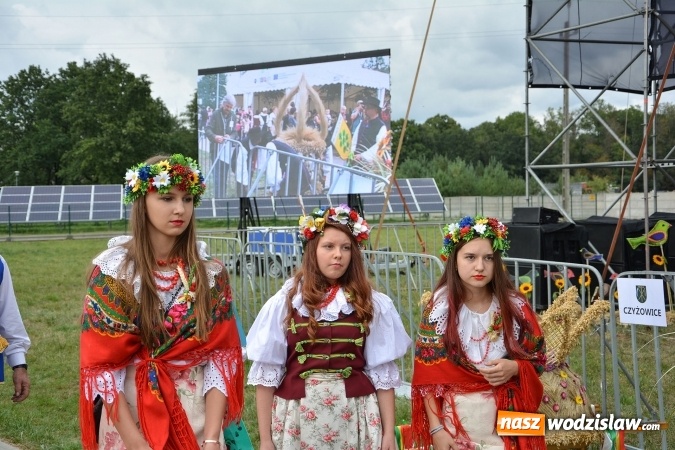 Zdjęcie w galerii na portalu naszwodzislaw.com: Gminne Dożynki w Gorzycach. Górnicy nieśli koronę wiadomości z regionu