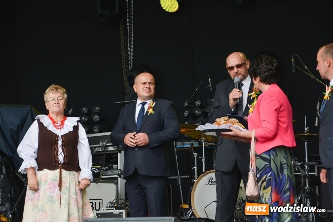Zdjęcie w galerii na portalu naszwodzislaw.com: Gminne Dożynki w Gorzycach. Górnicy nieśli koronę wiadomości z regionu