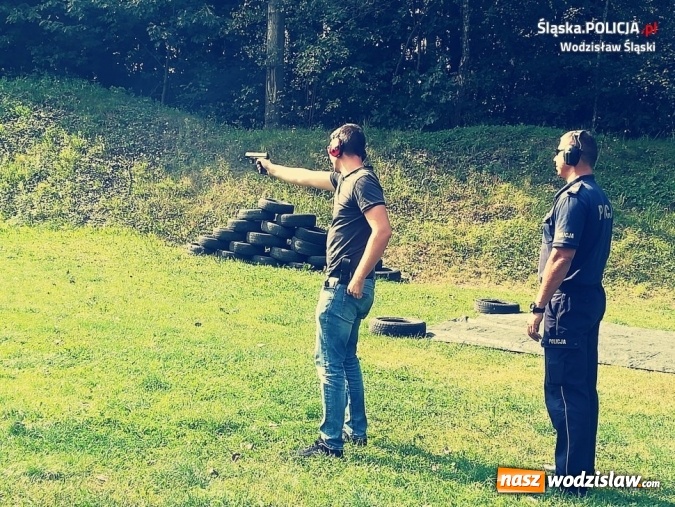 Zdjęcie w galerii na portalu naszwodzislaw.com: Policjanci z Wodzisławia doskonalili swe umiejętności strzeleckie wiadomości z regionu