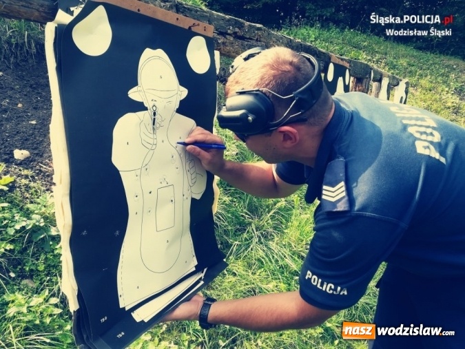 Zdjęcie w galerii na portalu naszwodzislaw.com: Policjanci z Wodzisławia doskonalili swe umiejętności strzeleckie wiadomości z regionu