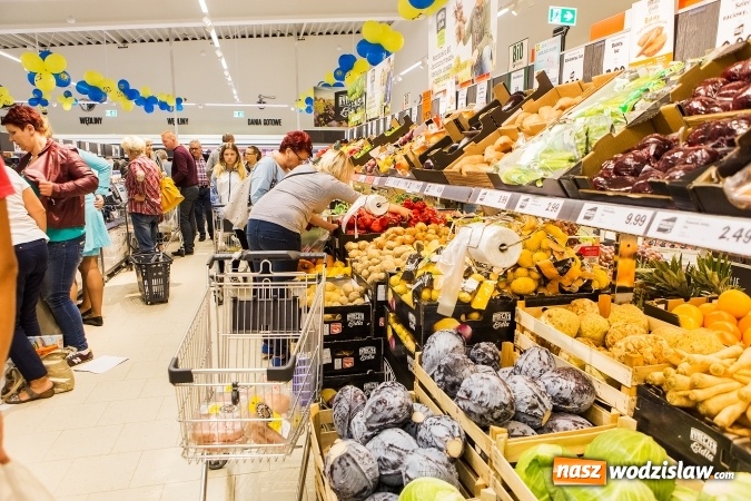 Zdjęcie w galerii na portalu naszwodzislaw.com: Radlin ma Lidla. Tłumy na otwarciu sklepu wiadomości z regionu