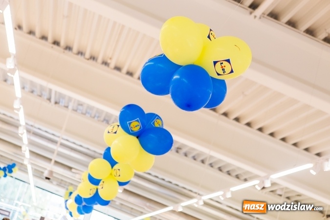 Zdjęcie w galerii na portalu naszwodzislaw.com: Radlin ma Lidla. Tłumy na otwarciu sklepu wiadomości z regionu