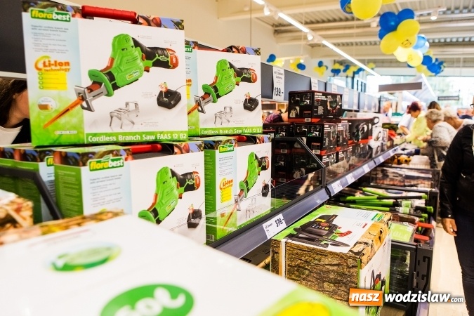 Zdjęcie w galerii na portalu naszwodzislaw.com: Radlin ma Lidla. Tłumy na otwarciu sklepu wiadomości z regionu