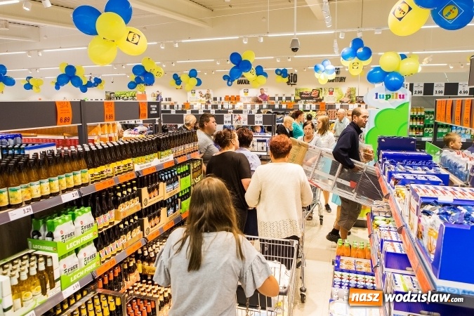 Zdjęcie w galerii na portalu naszwodzislaw.com: Radlin ma Lidla. Tłumy na otwarciu sklepu wiadomości z regionu