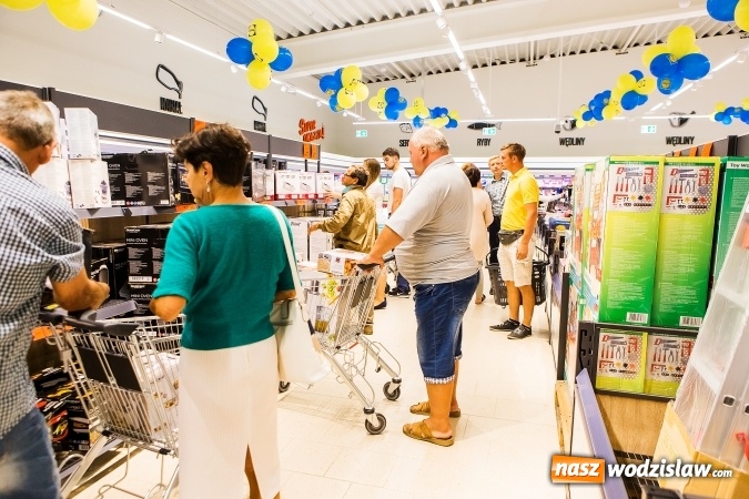 Zdjęcie w galerii na portalu naszwodzislaw.com: Radlin ma Lidla. Tłumy na otwarciu sklepu wiadomości z regionu