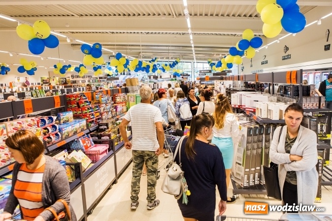 Zdjęcie w galerii na portalu naszwodzislaw.com: Radlin ma Lidla. Tłumy na otwarciu sklepu wiadomości z regionu