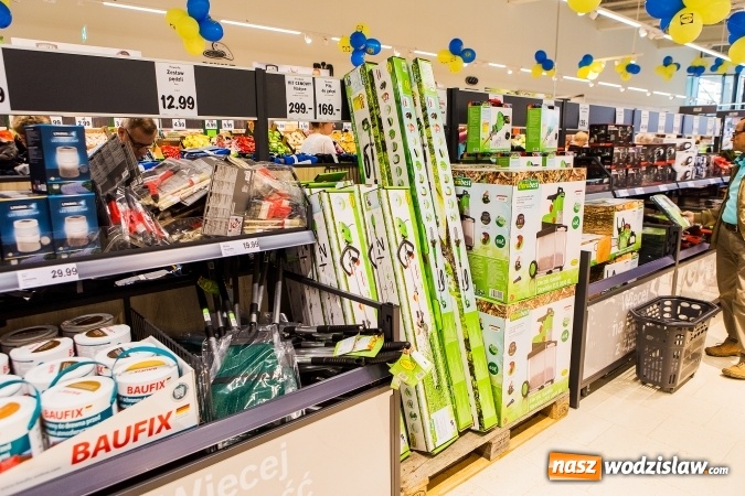 Zdjęcie w galerii na portalu naszwodzislaw.com: Radlin ma Lidla. Tłumy na otwarciu sklepu wiadomości z regionu