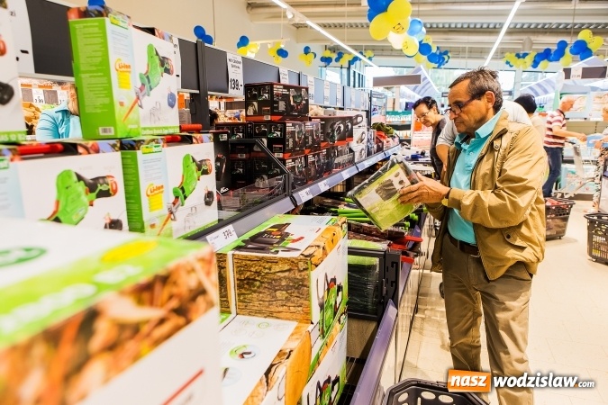 Zdjęcie w galerii na portalu naszwodzislaw.com: Radlin ma Lidla. Tłumy na otwarciu sklepu wiadomości z regionu