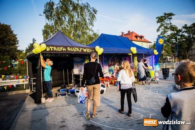 Zdjęcie w galerii na portalu naszwodzislaw.com: Radlin ma Lidla. Tłumy na otwarciu sklepu wiadomości z regionu