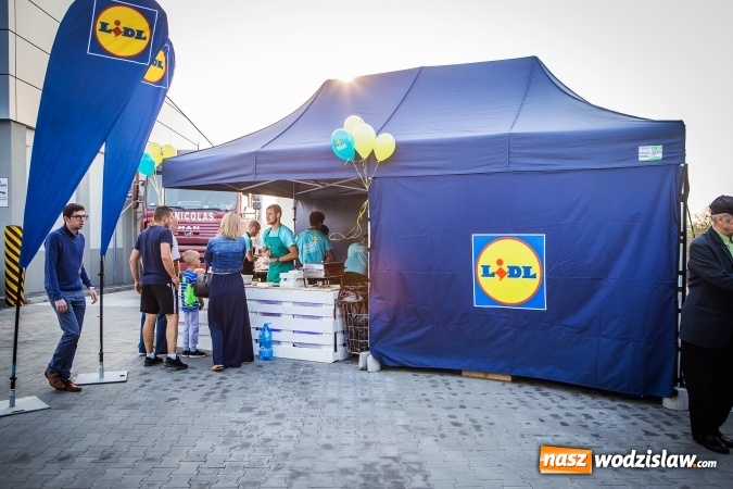 Zdjęcie w galerii na portalu naszwodzislaw.com: Radlin ma Lidla. Tłumy na otwarciu sklepu wiadomości z regionu