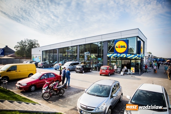 Zdjęcie w galerii na portalu naszwodzislaw.com: Radlin ma Lidla. Tłumy na otwarciu sklepu wiadomości z regionu