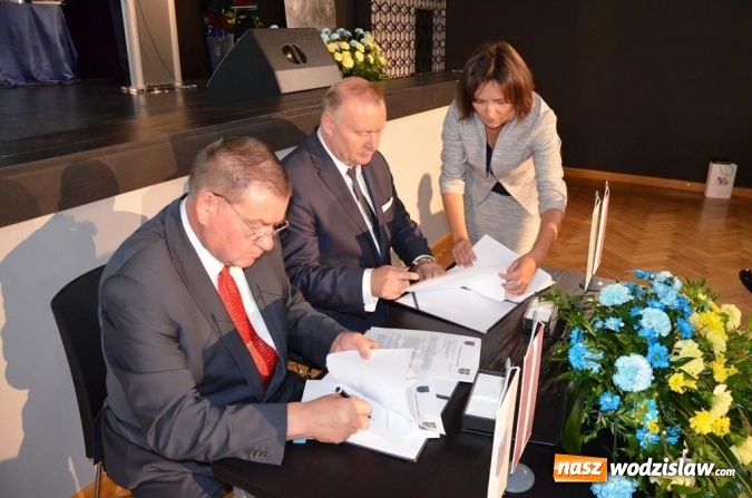 Zdjęcie w galerii na portalu naszwodzislaw.com: 20 lat za nami. Uroczysta sesja Rady Powiatu Wodzisławskiego wiadomości z regionu