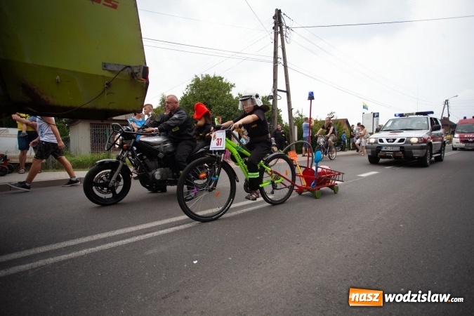 Zdjęcie w galerii na portalu naszwodzislaw.com: Kolorowe i wesołe dożynki w Radlinie wiadomości z regionu