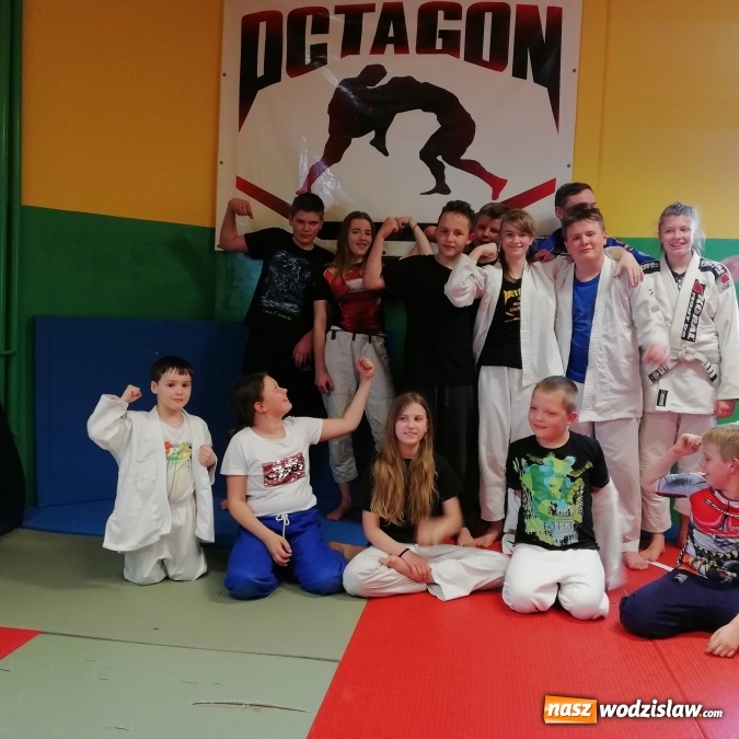 Zdjęcie w galerii na portalu naszwodzislaw.com: Octagon Team Junior inauguruje nowy sezon wiadomości z regionu